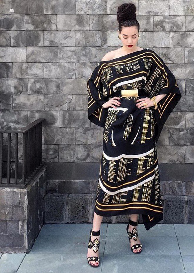 Ngàn năm lẻ một mới thấy Hồ Ngọc Hà khoe tủ giày hiệu, quả nhiên mê ly ngay từ cái nhìn đầu tiên!-6