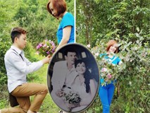 Cô dâu 62 tuổi xúc động khi chú rể 26 tuổi yêu cầu giữ nguyên bức hình cưới với chồng quá cố ở phòng khách Cô dâu 62 tuổi xúc động khi chú rể 26 tuổi yêu cầu giữ nguyên bức hình cưới với chồng quá cố ở phòng khách