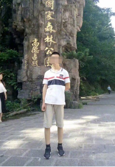 Nam sinh 16 tuổi qua đời thương tâm vì hình phạt mà nhiều nhà trường đang áp dụng-1