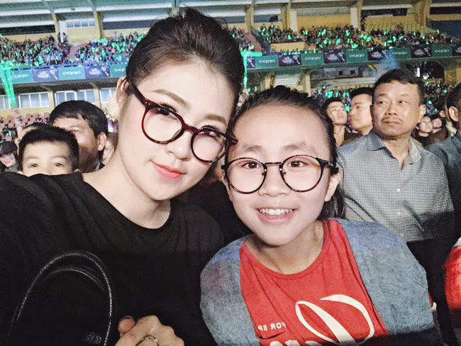 Chân dung 2 cô em gái xinh xắn dễ thương nhưng ít người biết trong gia đình Á hậu Dương Tú Anh-3