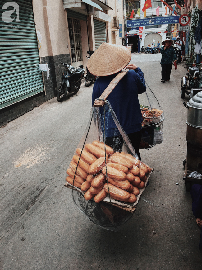 Gánh bánh mì ngon nhất Sài Gòn, 30 năm tuổi vẫn làm bao người say đắm:-11