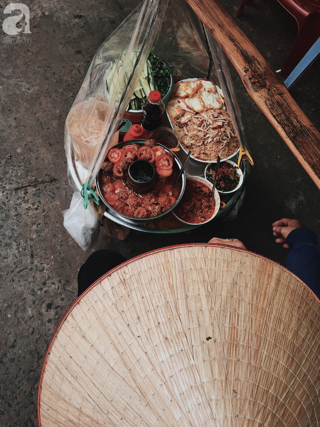 Gánh bánh mì ngon nhất Sài Gòn, 30 năm tuổi vẫn làm bao người say đắm:-3