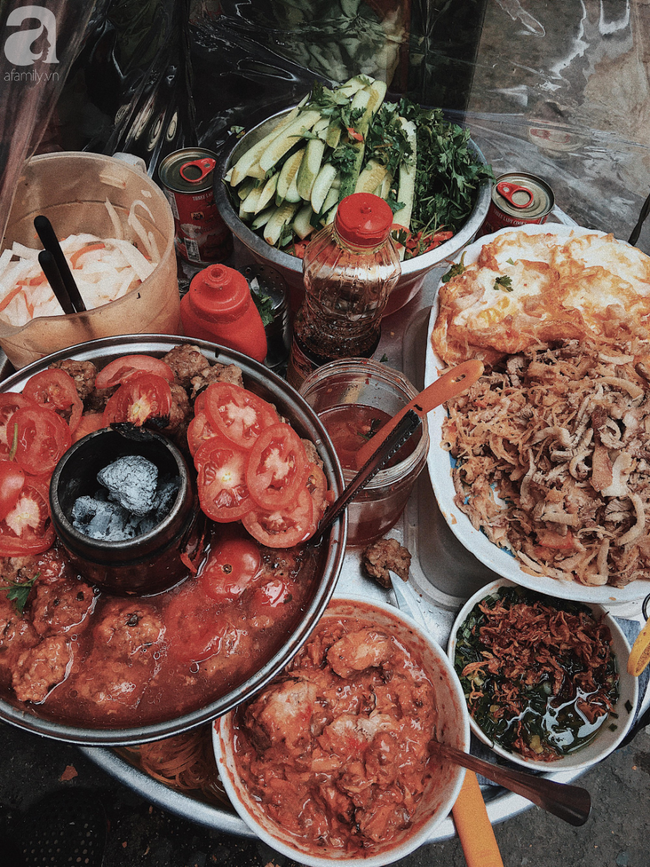 Gánh bánh mì ngon nhất Sài Gòn, 30 năm tuổi vẫn làm bao người say đắm:-7