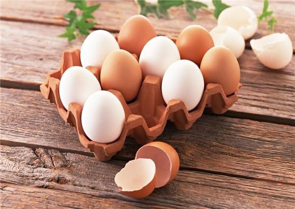 Mách chị em cách phân biệt trứng gà bị tẩy trắng bằng mắt thường tránh nguy cơ ngộ độc-1