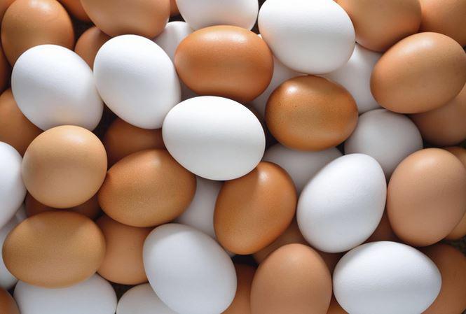 Mách chị em cách phân biệt trứng gà bị tẩy trắng bằng mắt thường tránh nguy cơ ngộ độc-2