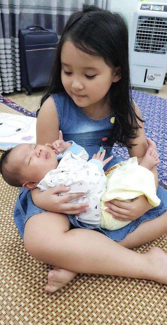 Diễn viên hài Chiến Thắng khoe ảnh con trai út với vợ thứ 3-6