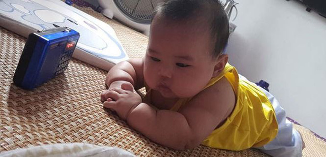 Diễn viên hài Chiến Thắng khoe ảnh con trai út với vợ thứ 3-8