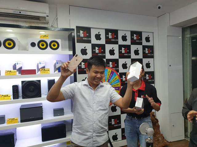 iPhone XS Max xách tay về Việt Nam trước thời điểm lên kệ, bán giá 79 triệu đồng-1