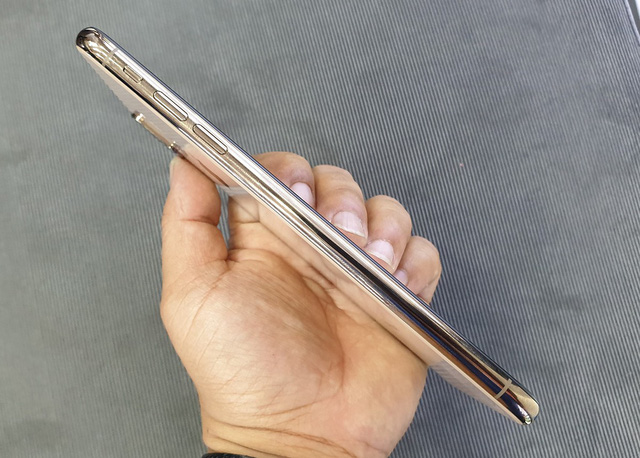 iPhone XS Max xách tay về Việt Nam trước thời điểm lên kệ, bán giá 79 triệu đồng-7