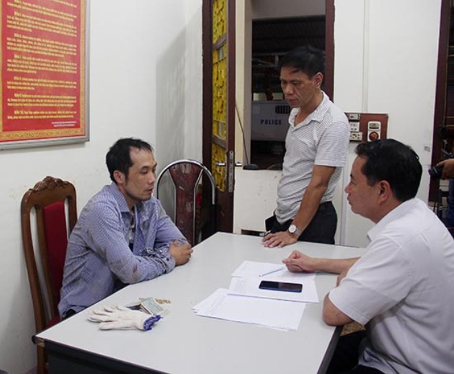 Danh tính 3 đối tượng đi ô tô, táo tợn dùng vũ khí cướp tiệm vàng ở TP Sơn La-2