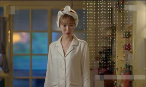 Chồng cai hẳn ngoại tình sau một lần chứng kiến vợ sề đứng trước gương-1