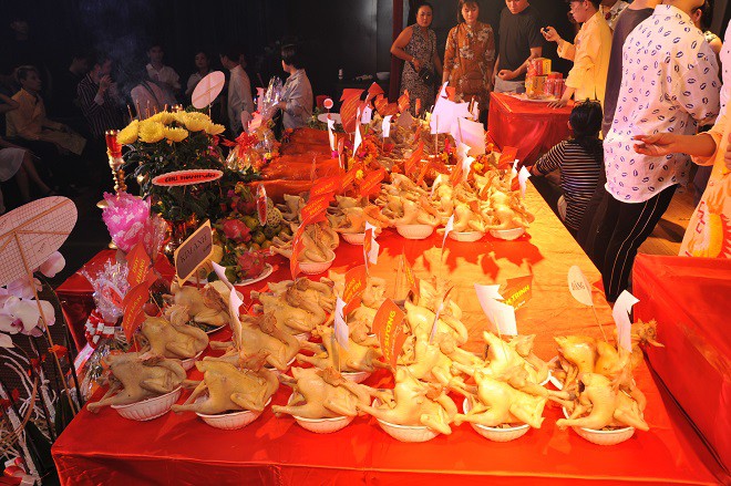 Quyền Linh giản dị mang dép tổ ong tới dự lễ giỗ Tổ nghề-3