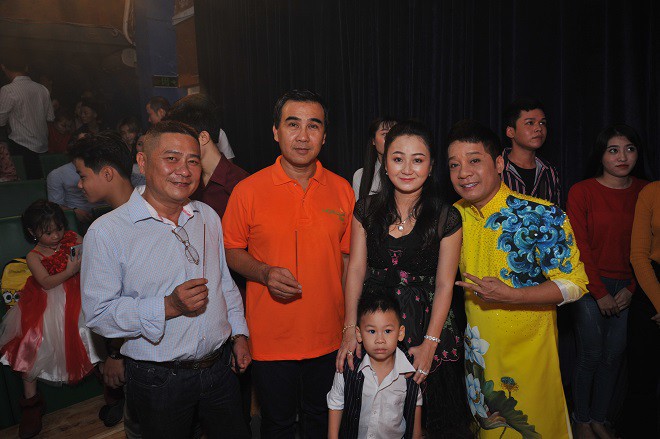 Quyền Linh giản dị mang dép tổ ong tới dự lễ giỗ Tổ nghề-10