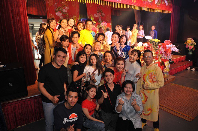 Quyền Linh giản dị mang dép tổ ong tới dự lễ giỗ Tổ nghề-9