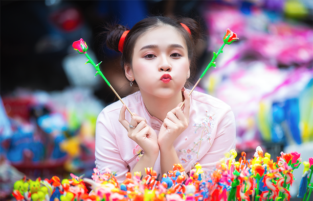 Nữ sinh tuổi 18 trở lại tuổi ấu thơ với đồ chơi Trung thu truyền thống-2