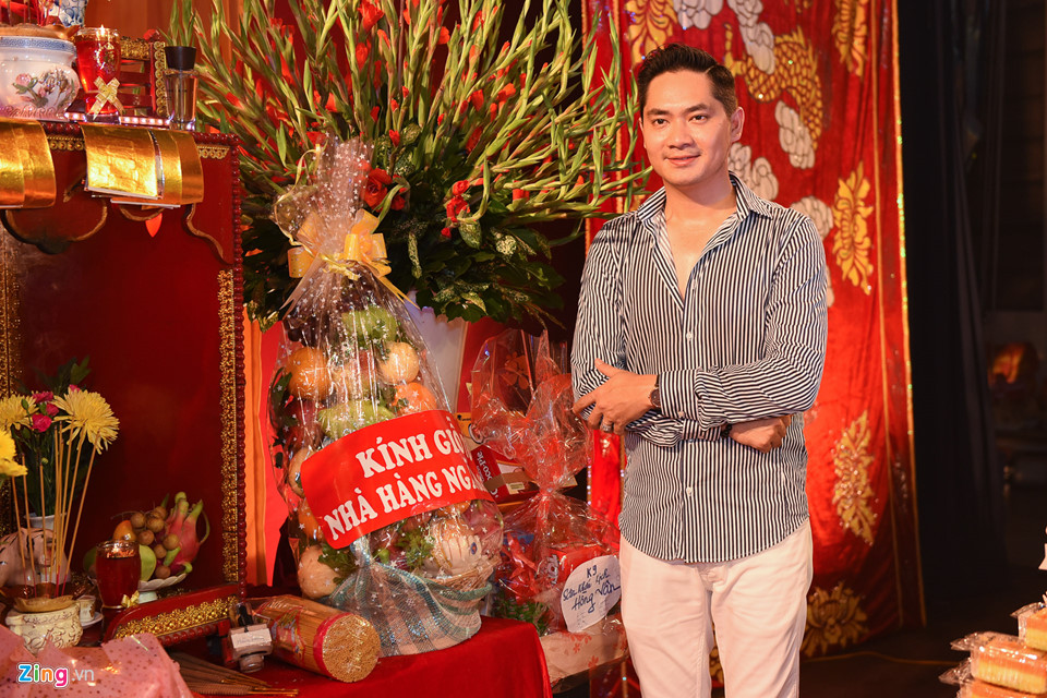 Mai Phương tươi tắn đi giỗ Tổ nghề ở sân khấu Hồng Vân-4