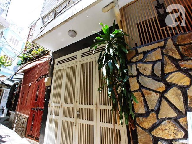 Chủ cơ sở thẩm mỹ ở TP.HCM gom hết đồ nghề bỏ trốn sau khi tiêm filler khiến nữ sinh viên 20 tuổi biến chứng-2