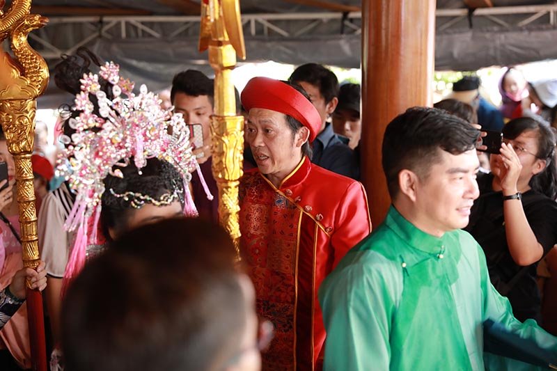 Sao Việt đổ về nhà thờ trăm tỷ của Hoài Linh ngày giỗ Tổ nghề-1