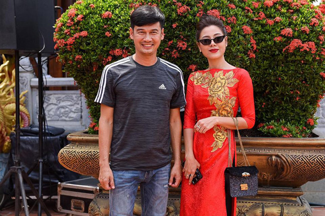 Hoài Linh chân trần, dầm mưa chống dột cho nhà thờ Tổ nghề trăm tỷ-21