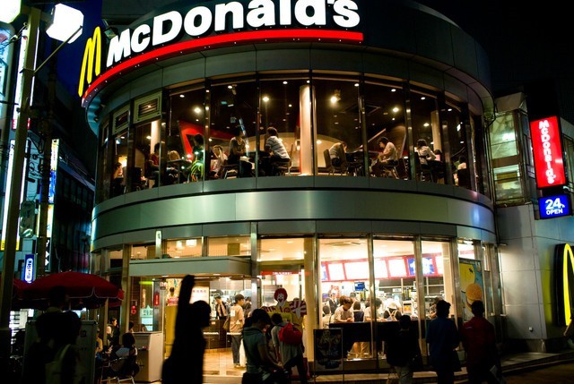 Góc nhìn thú vị lý giải thất bại của Mc Donalds và Burger King tại Việt Nam của tạp chí Mỹ: Sao phải ăn burger khi Việt Nam đã có Phở?-1