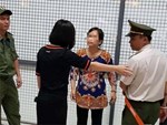 Bảo kê tại chợ Long Biên: Chủ tịch Hà Nội yêu cầu Giám đốc Công an TP khẩn trương điều tra-2