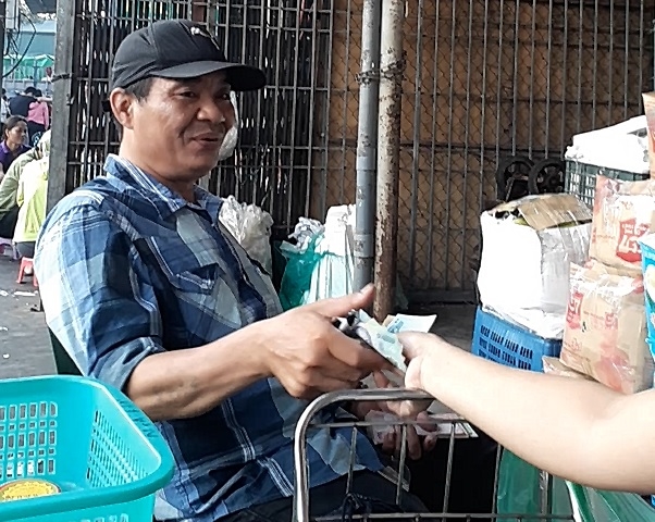 Bảo kê tại chợ Long Biên: Chủ tịch Hà Nội yêu cầu Giám đốc Công an TP khẩn trương điều tra-1
