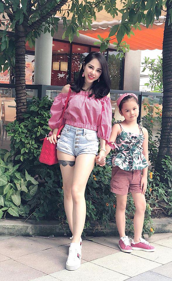 MC nóng bỏng bậc nhất VTV tiết lộ từng bị cắt sóng vì diện váy ngắn-7