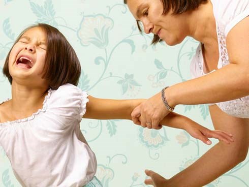 Chuyên gia trẻ em cảnh báo: Chỉ một lần đánh đòn con cũng để lại những hậu quả lâu dài