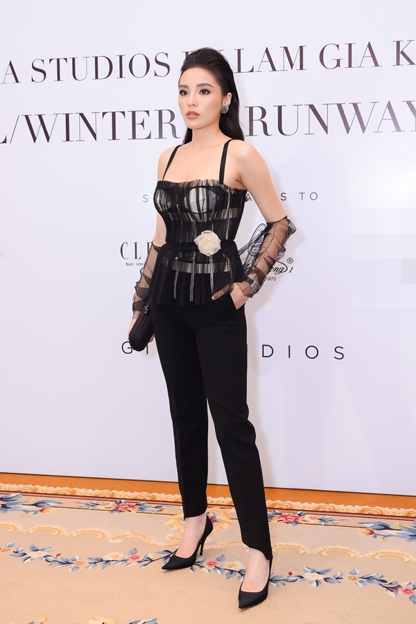 Nhan sắc cặp đại mỹ nhân Đặng Thu Thảo - Tăng Thanh Hà bất phân thắng bại khi lỡ đụng độ-14