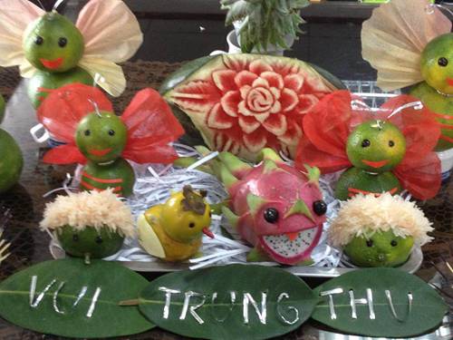 Chị em chia sẻ kinh nghiệm bày mâm cỗ Trung thu đủ màu sắc cho bé-3