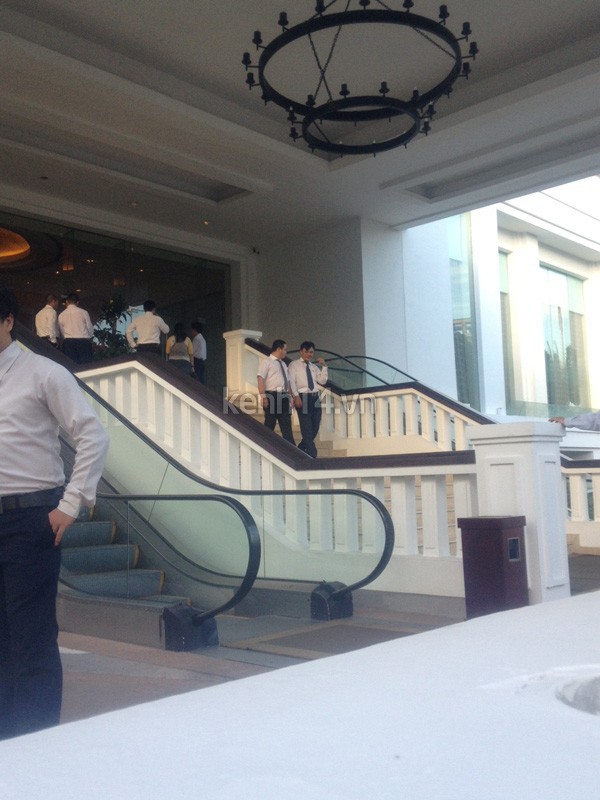 Những đám cưới được thắt chặt an ninh nhất Vbiz: bảo vệ phong tỏa mọi nơi, huy động cả ô đen để che chắn-4