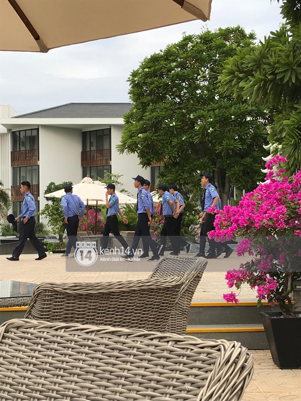 Những đám cưới được thắt chặt an ninh nhất Vbiz: bảo vệ phong tỏa mọi nơi, huy động cả ô đen để che chắn-17