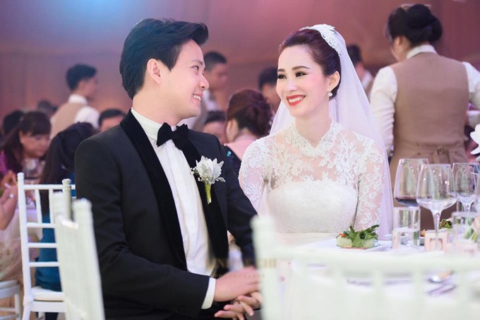 Những đám cưới được thắt chặt an ninh nhất Vbiz: bảo vệ phong tỏa mọi nơi, huy động cả ô đen để che chắn-9