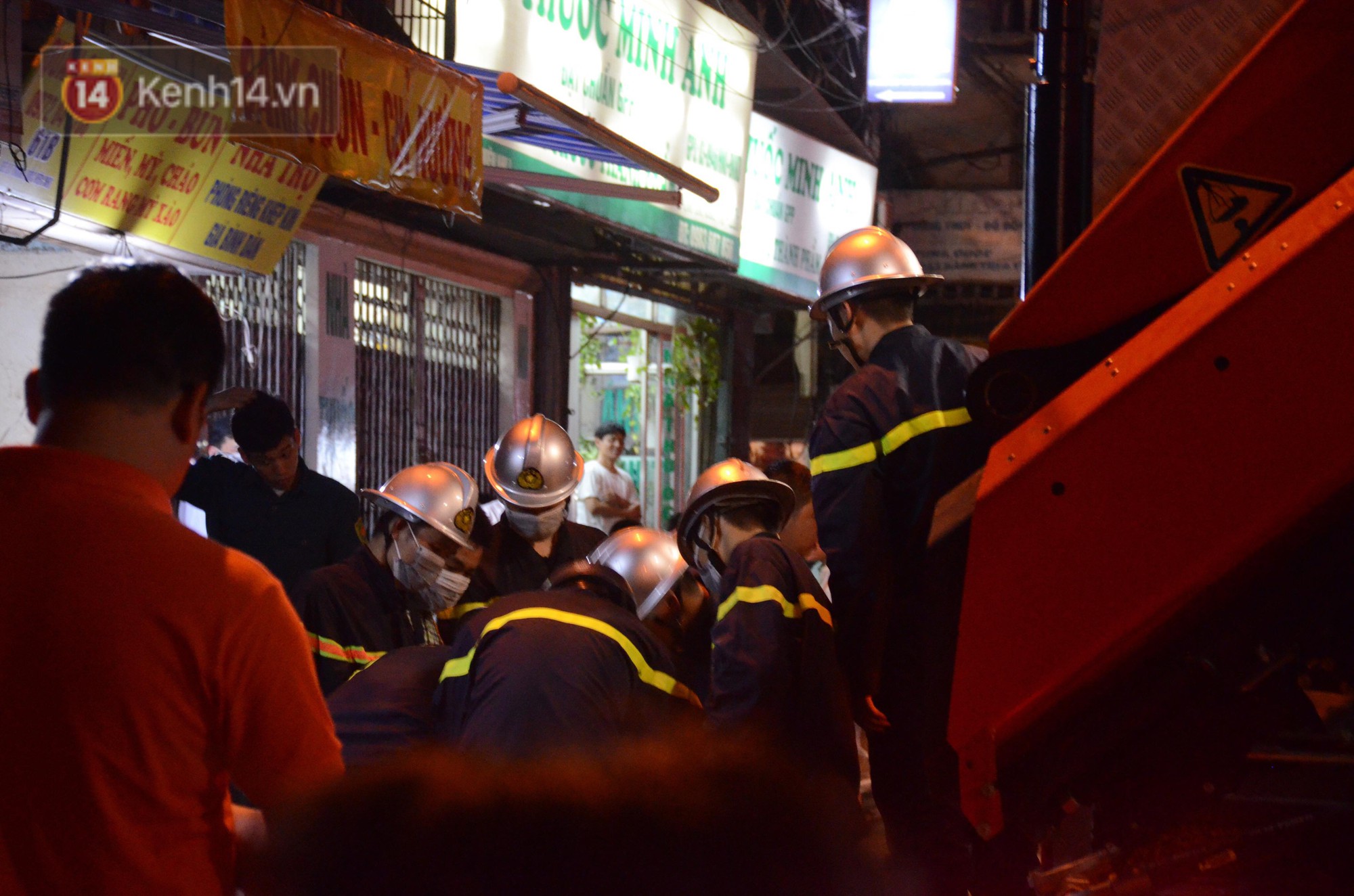 Vụ cháy ở Đê La Thành: Xác nhận phần thi thể được tìm thấy là đôi vợ chồng chăm sóc con đẻ non-3