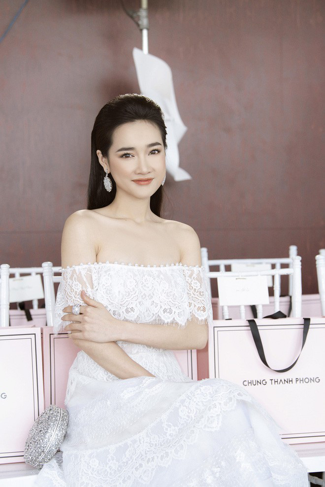 Đám cưới sắp cận kề rồi, Nhã Phương hãy cứ make up tự nhiên ngọt ngào chứ đừng son phấn quá đà như 3 lần này nhé-10