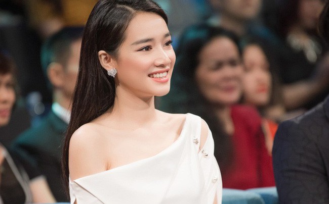 Đám cưới sắp cận kề rồi, Nhã Phương hãy cứ make up tự nhiên ngọt ngào chứ đừng son phấn quá đà như 3 lần này nhé-4