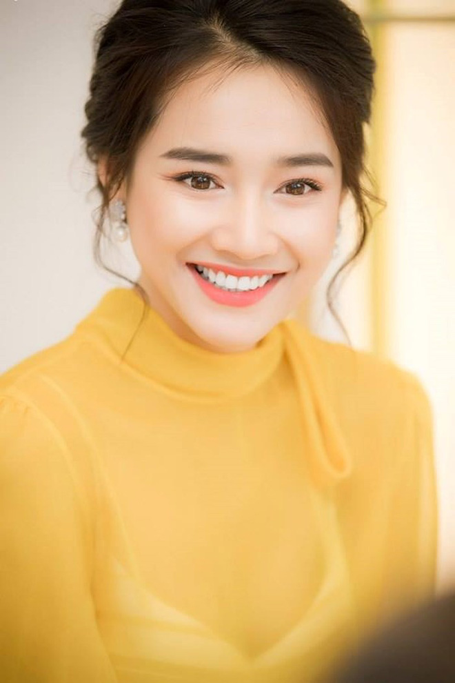 Đám cưới sắp cận kề rồi, Nhã Phương hãy cứ make up tự nhiên ngọt ngào chứ đừng son phấn quá đà như 3 lần này nhé-7