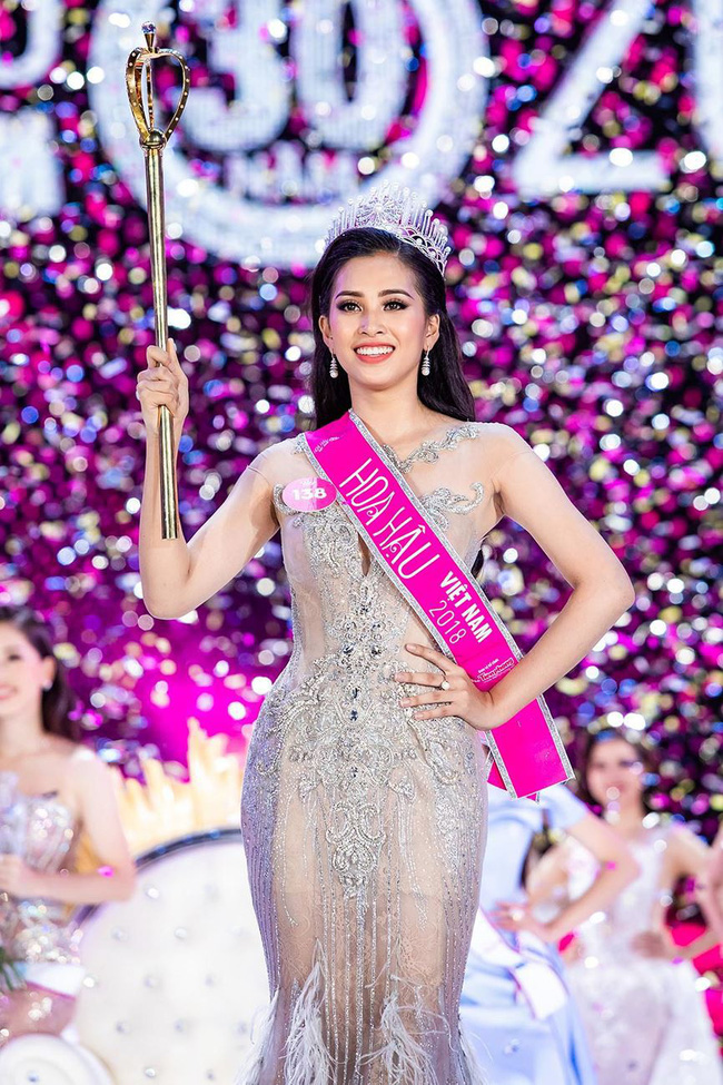 Hoa hậu Việt Nam ngày mới đăng quang: Người bị ném đá về nhan sắc, kẻ được cả truyền thông quốc tế tán dương-29