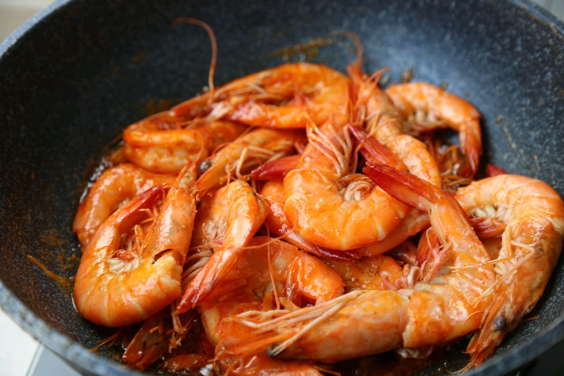 Tôm rim mà làm theo cách này ai ăn cũng phải xuýt xoa-5