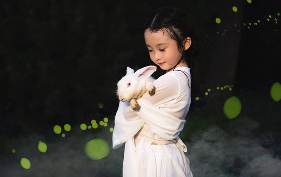 Trung thu, ngắm chị Hằng Nga phiên bản nhí đẹp như thần tiên giáng trần-14