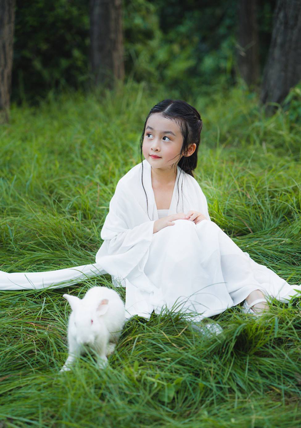 Trung thu, ngắm chị Hằng Nga phiên bản nhí đẹp như thần tiên giáng trần-4