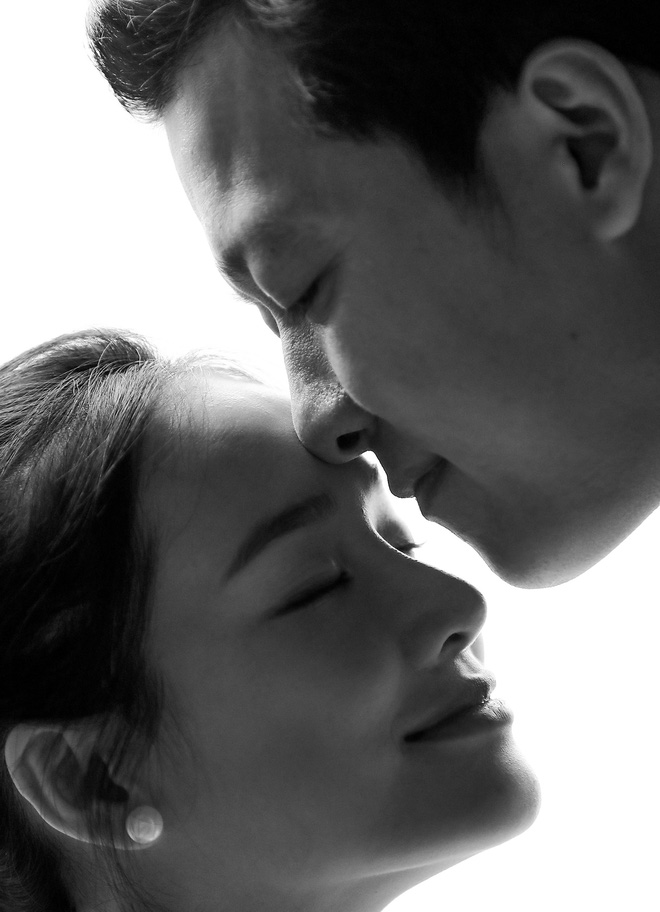 Trường Giang, Nhã Phương đi dép tổ ong chụp ảnh cưới hài hước-1