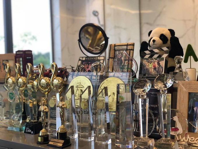 Bên trong những căn biệt thự triệu đô của sao Vbiz: Người dát vàng như cung điện, người tỷ mỉ bày trí từng món đồ kỳ công bắt mắt!-33