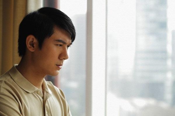 Nhìn chồng bật khóc giữa đêm, tôi quyết định ký đơn ly hôn để anh đến với bồ-2