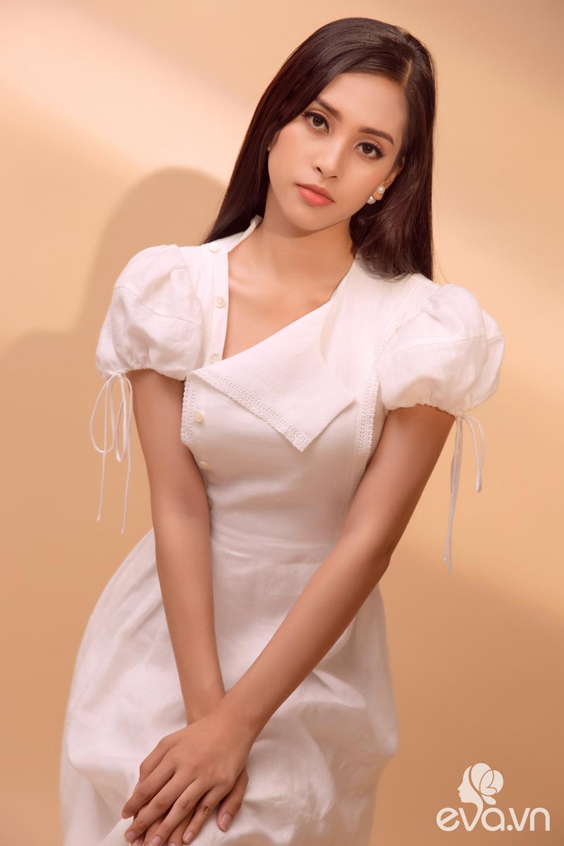 Chân dung một Tiểu Vy Hoa hậu: Quần áo toàn đồ mẹ mua, gu thẩm mỹ không bằng mẹ-4