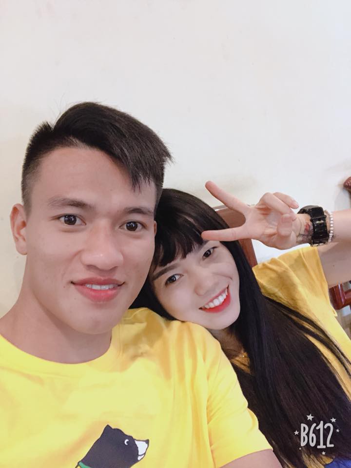 Tiền vệ đội Đà Nẵng cầu hôn ấn tượng nữ tuyển thủ Quốc gia-2