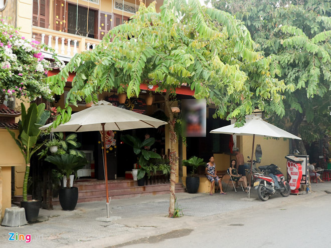 Gia đình Hoa hậu Tiểu Vy từng khó khăn, nay kinh doanh mặt phố đắt đỏ-2