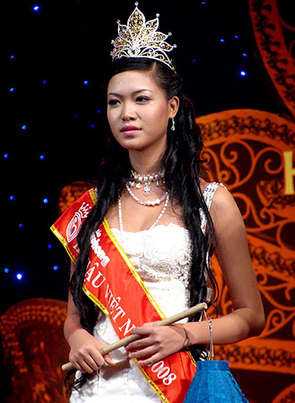 Cận cảnh mặt mộc của dàn Hoa hậu Việt Nam từ 2006 đến nay-11