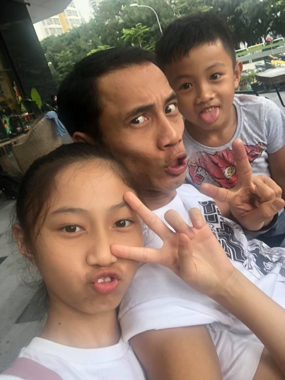 Khi đồng nghiệp nô nức đi cúng Tổ nghề, Phạm Anh Khoa làm lễ đơn giản tại nhà-4