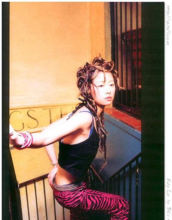 Lâm Tâm Như bẽ bàng khi từng làm mẫu nội y, tạo dáng khiêu khích thuở mới vào nghề-8